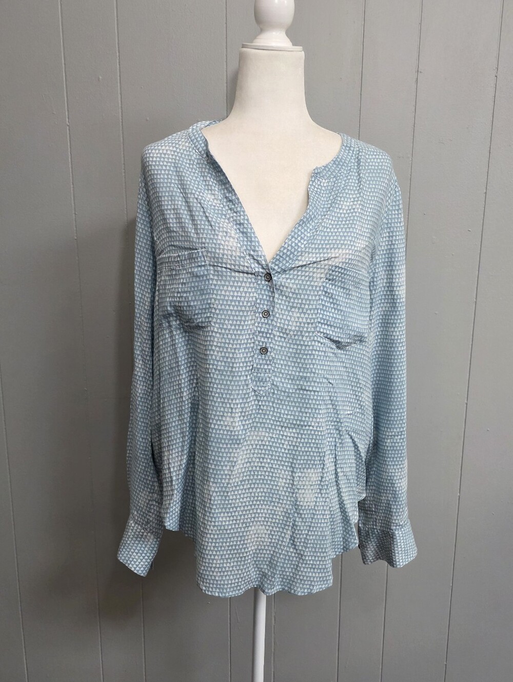 Lou & Grey Blue And White Geometric Print Button Top Size M